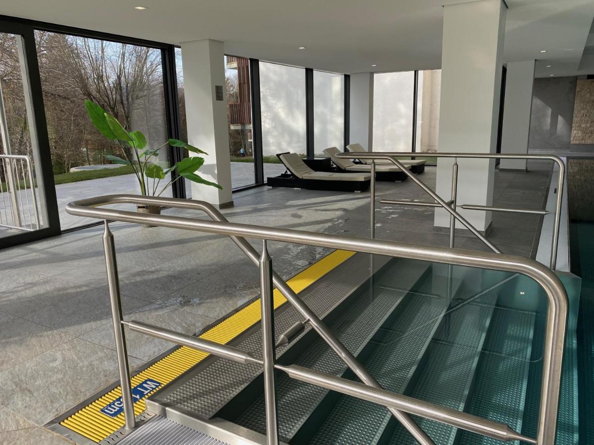 Koenigs Appartement Mit Pool Schluchsee Esterno foto