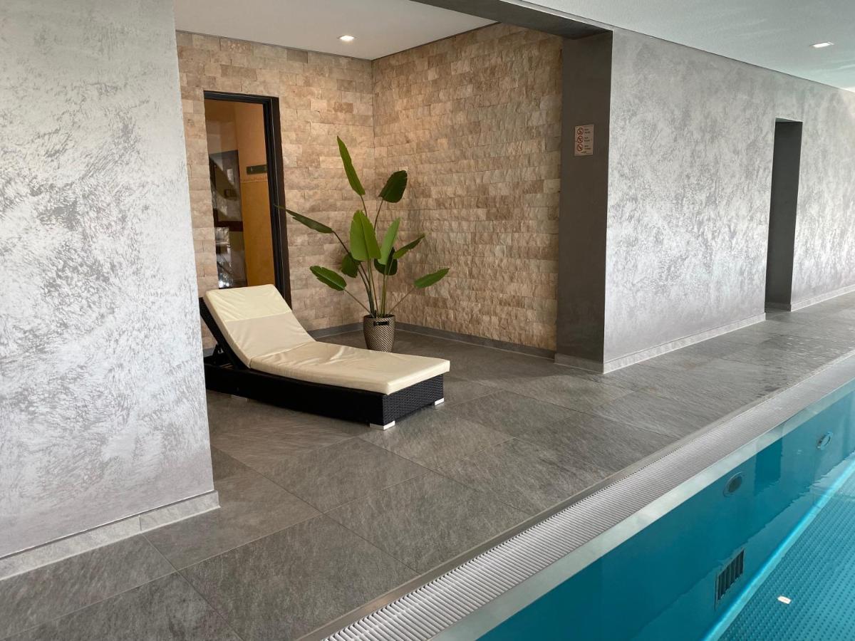 Koenigs Appartement Mit Pool Schluchsee Esterno foto